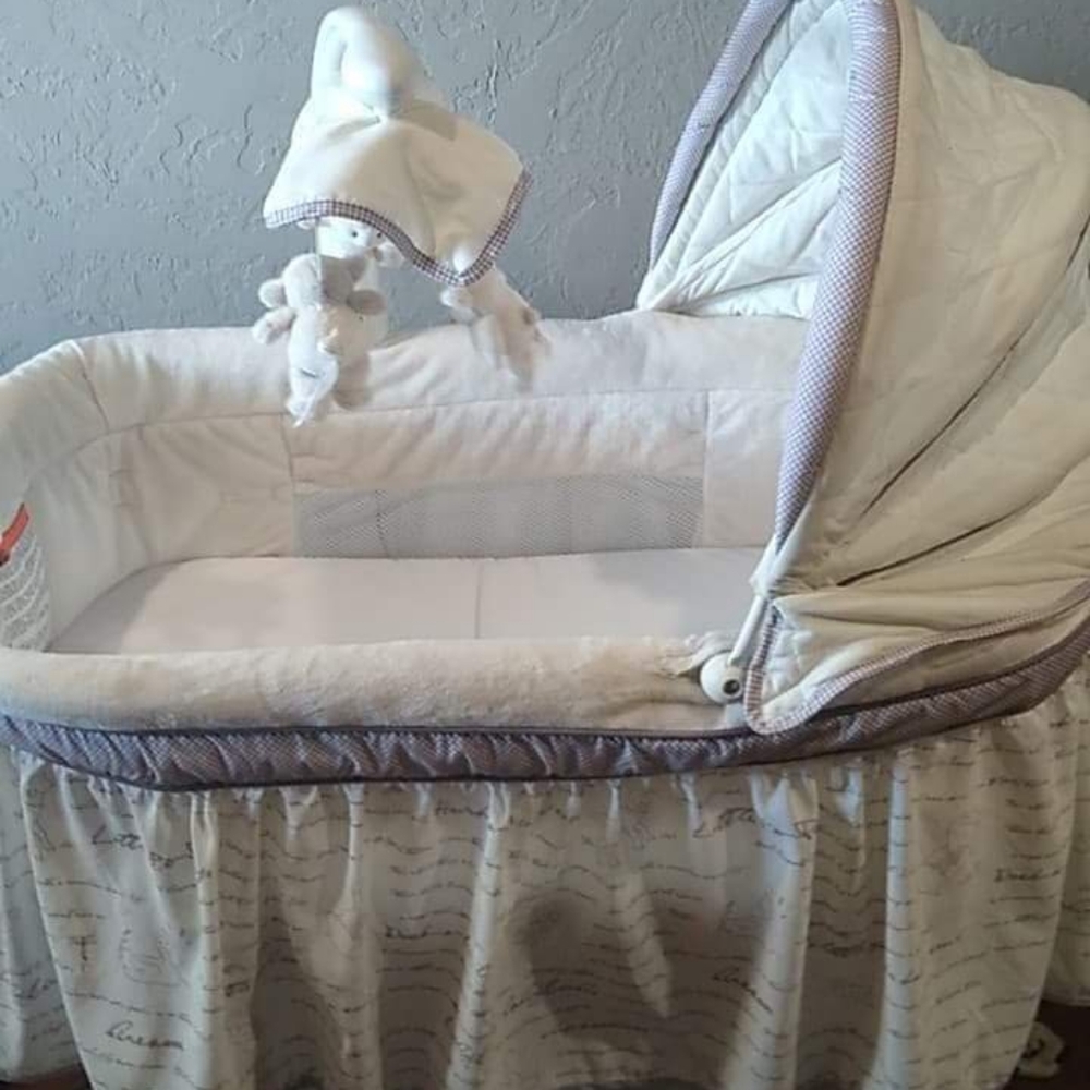 Bassinet - Picture 3 of 3